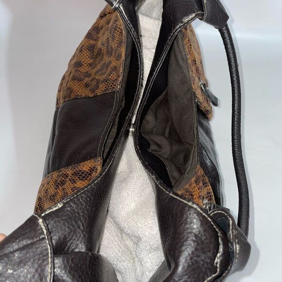 Bueno Leopard Print Shoulder Bag - Picture 8 of 9